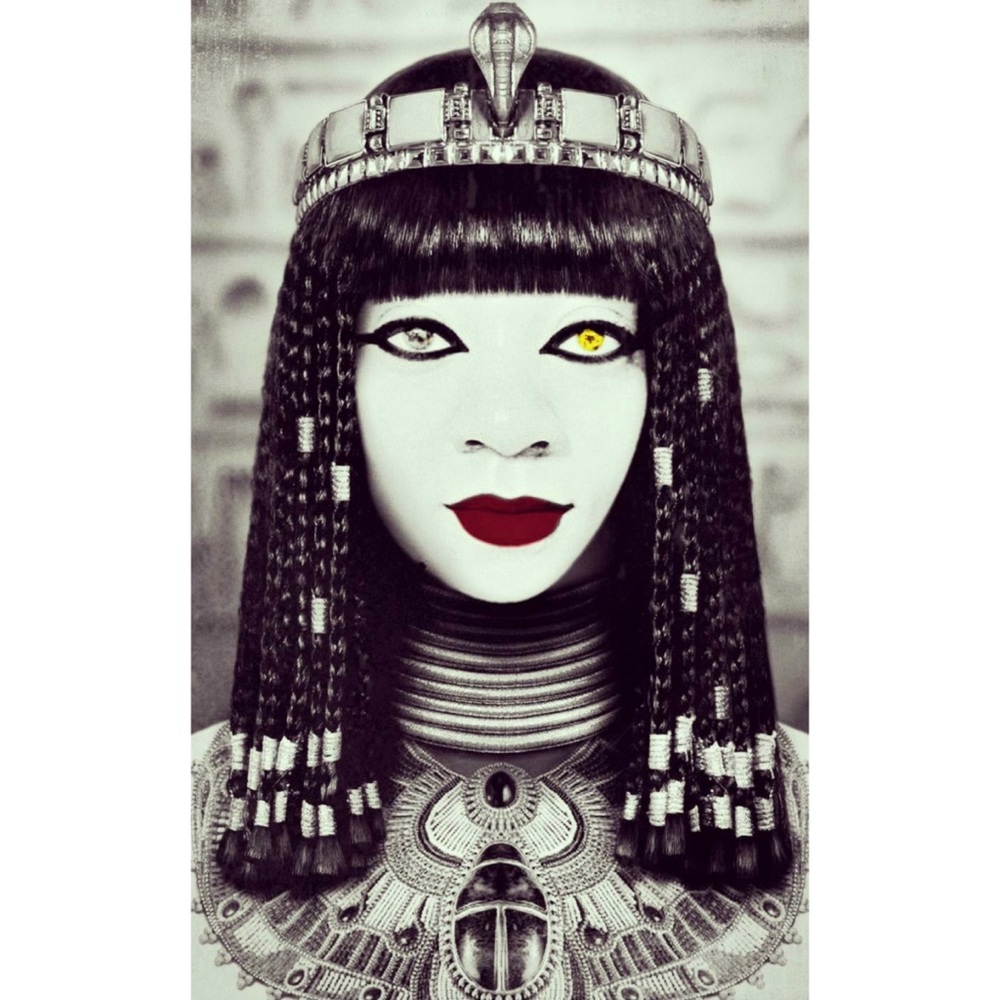 WELCOME TO CLEOPATRA'S CLOSET!!!